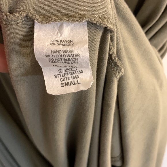 Green short sleeved flowy Bombom dress - Picture 3 of 4